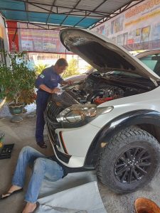 FILTEROLI-MEKANIK-BENGKEL-MMTPARTS-SERVICE-GANTI=OLI-MOBIL_TRITON