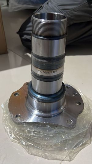 PUCUK REBUNG SUMBU SERUMBUNG GARDAN RODA BELAKANG KANAN (RH) HOUSING END TOYOTA DYNA RINO Lt125 HINO DUTRO (42210-37190) DIZERU PN HCW-006 R