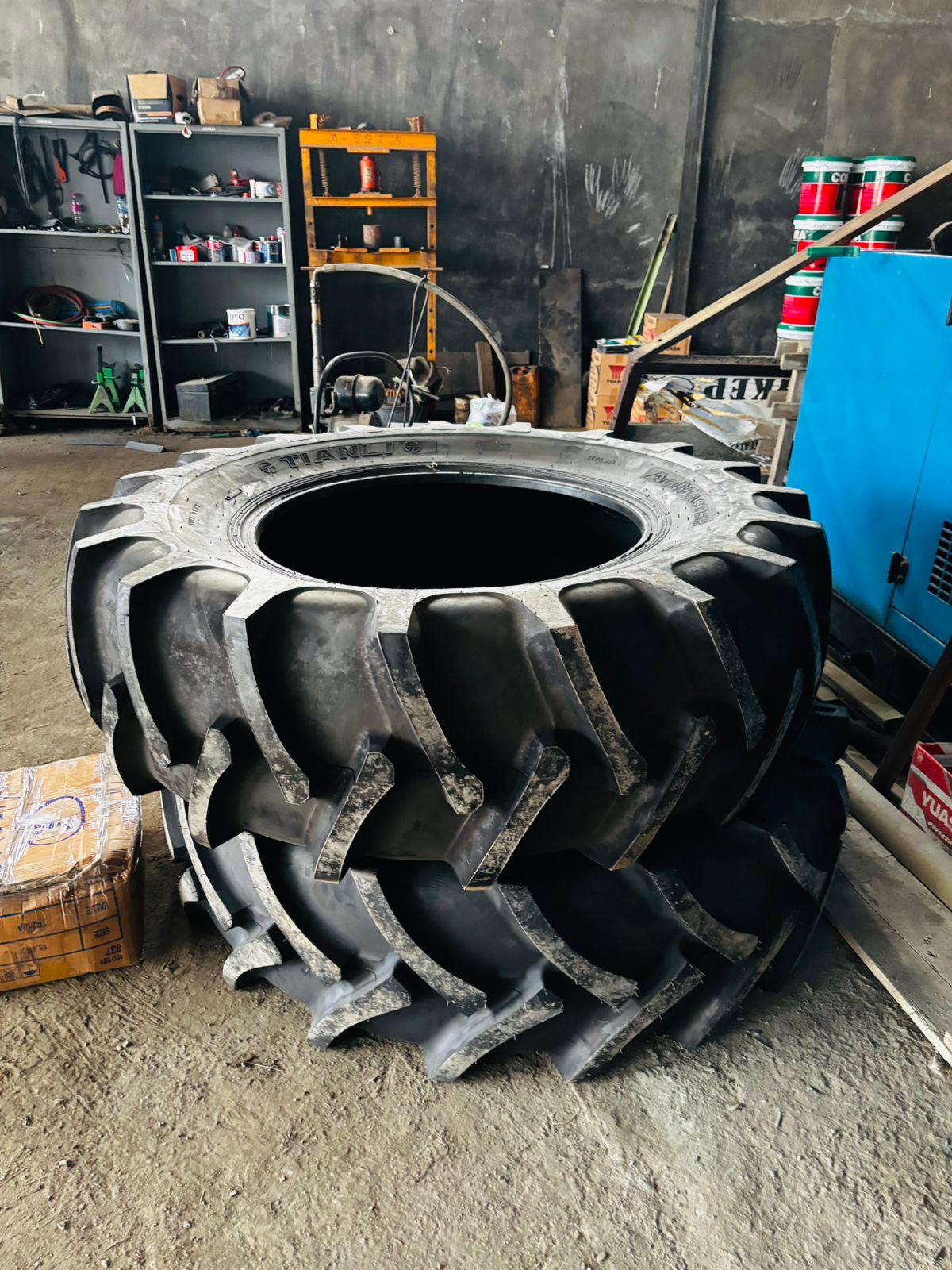 BAN TRAKTOR MASSEY FERGUSON