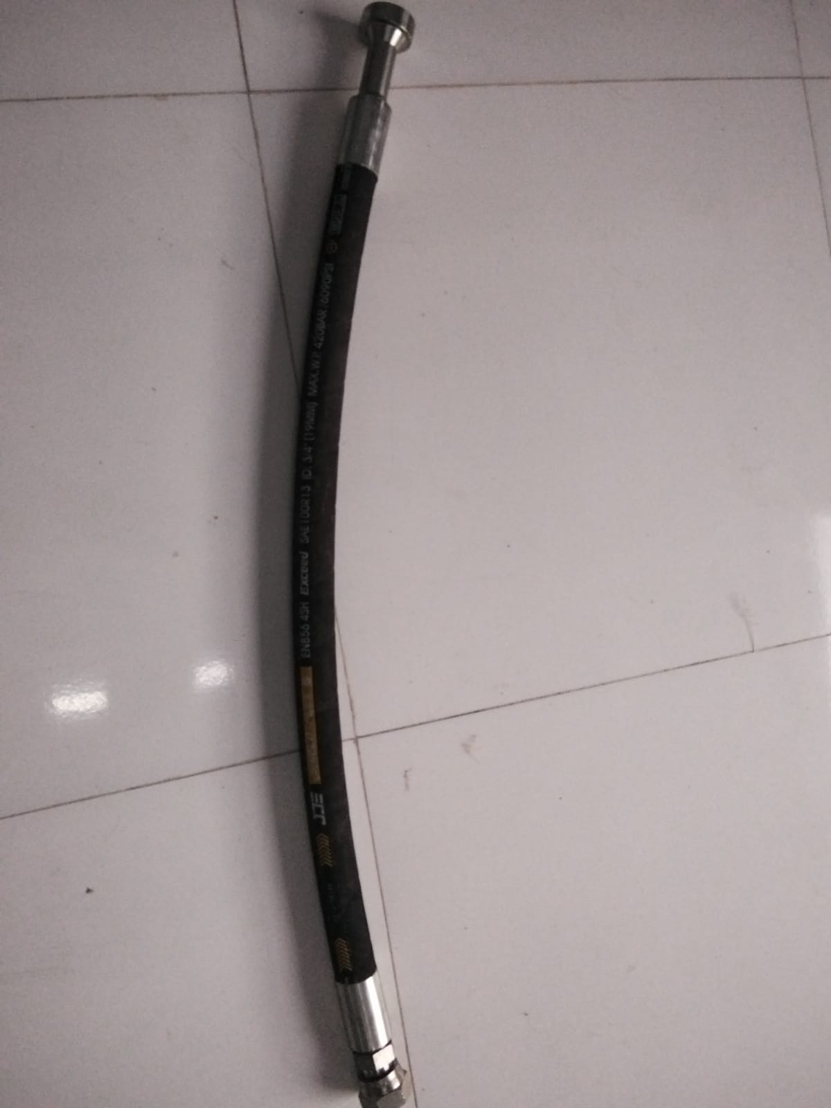 Hose Eksavator cat 320D dari valve ke motor swing