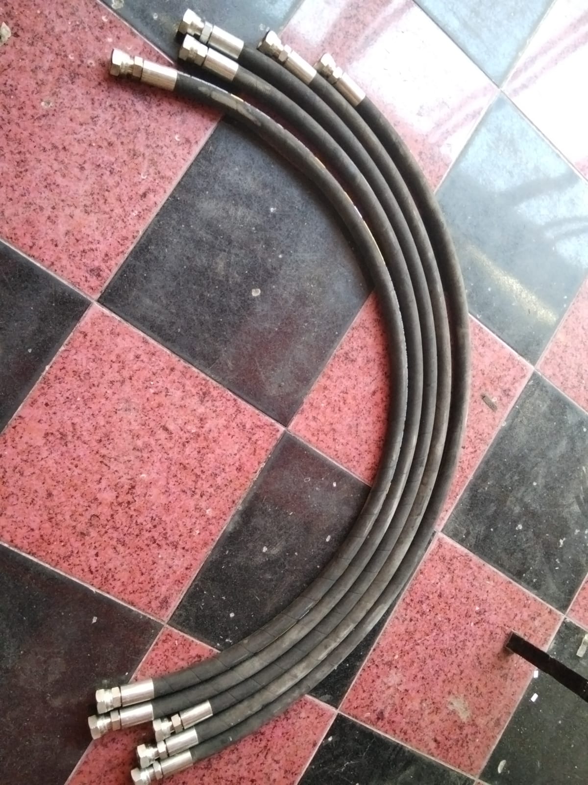 Hose silinder bucket Hitachi ZX210 5G