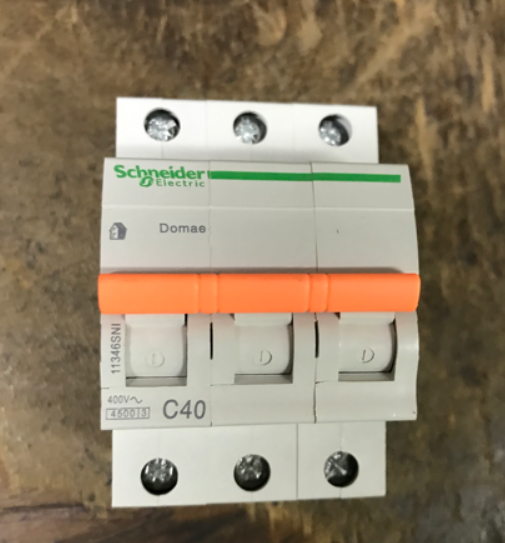 MCB 3PHASE 40 AMPERE Domae MERK SCHNEIDER