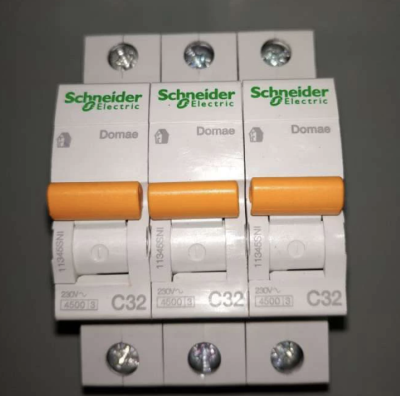 MCB SCHNEIDER 32 A 1 PHASE