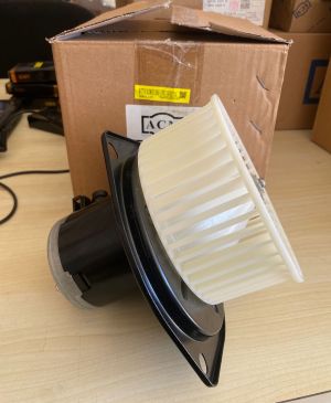 Motor Blower AC Hino Mitsubishi Fuso 24V Assy OEM ACM PN 87104-EV040