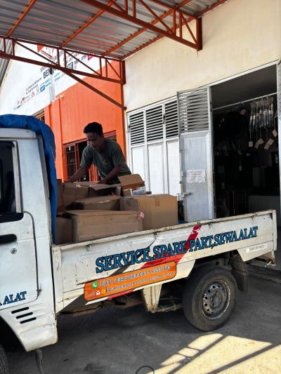 Penjualan Via WA SUKU CADANG FOKLIFT REACSTAKER KEPADA PELANGGAN KAPAL PELABUHAN 2