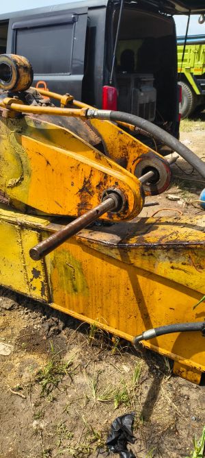 jasa Buka Pasang Bushing stik arm Eksavator Long arm Hyundai 220-9SH