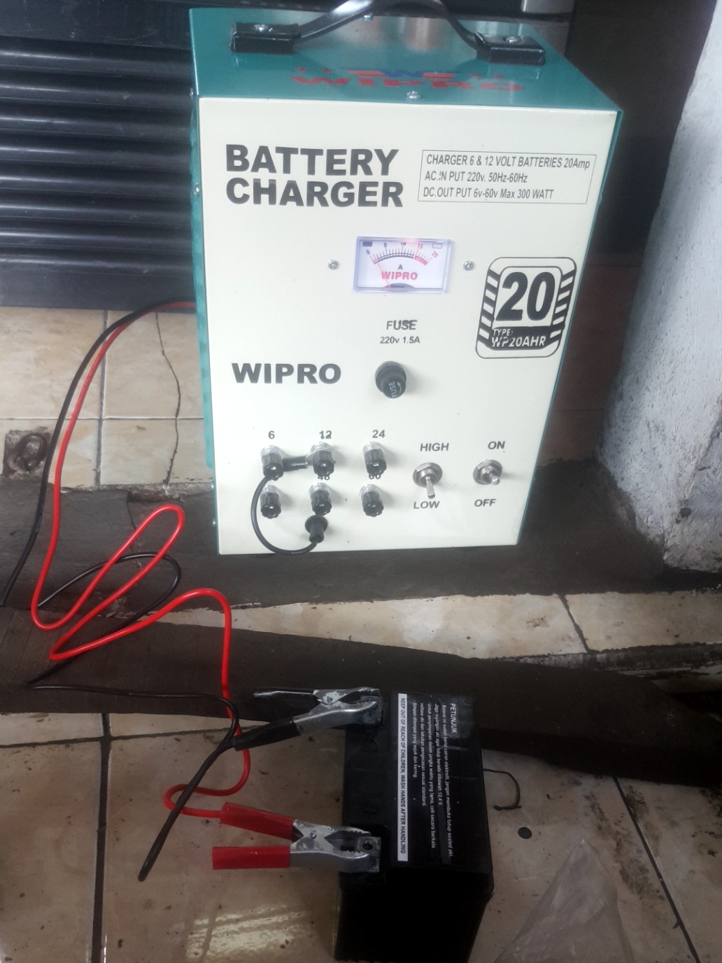 CHARGE AKI CHARGE BATTERY WIPRO AHR REGULER 20 AMP (6-60V)