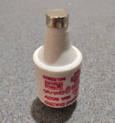 Fuse Sikring Batu 16 A 500V