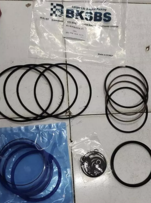Seal Kit bksbs Diaphragm Hydraulic Breaker SB81 CAT H120GC Soosan SB81 DYB 800 THB 140