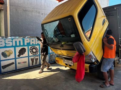 Jasa Perbaikan UNit Truk Tenaga Pincang Pelanggan Ekspedisi 2