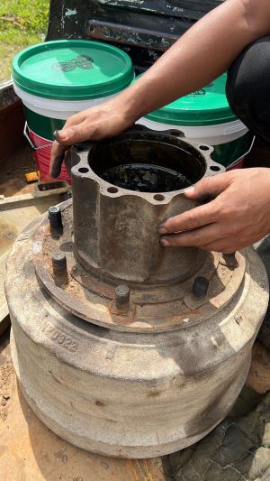 Jasa lepas bout Nap Unit Isuzu Giga FVZ34P
