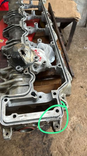 Tambah Daging Cover Engine Hino 500