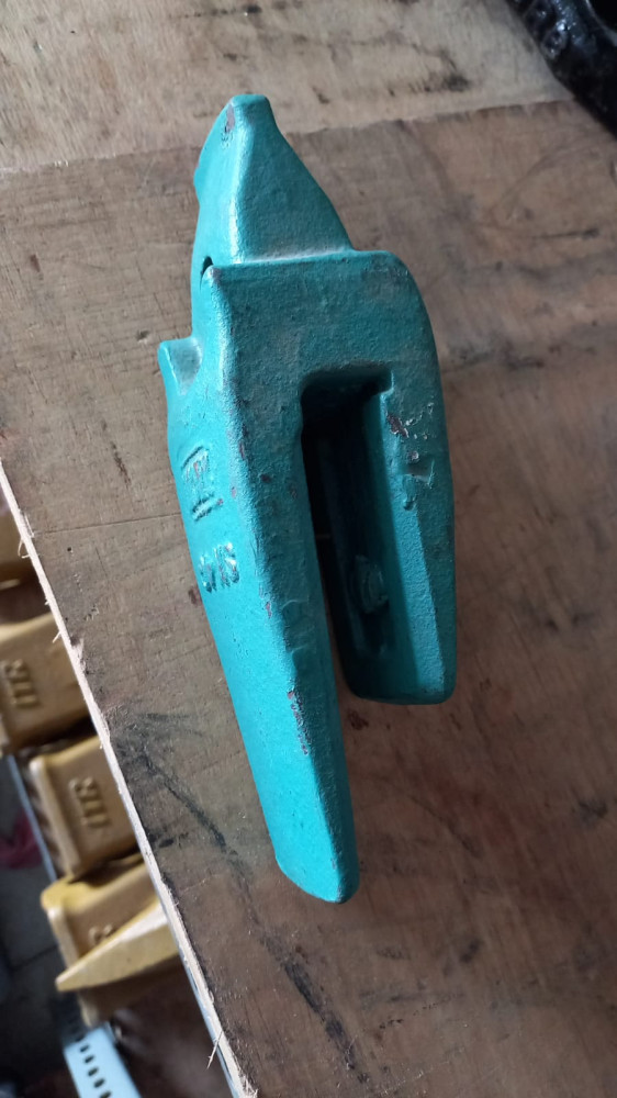 ADAPTOR KUKU BUCKET KOBELCO SK 50 PC100 GENUINE