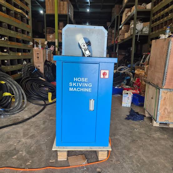 HOSE SKIVING MACHINE