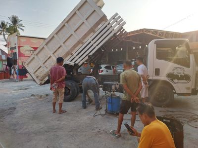 JASA PET GREASE TRUK TRAILER PELANGGAN KONSTRUKSI