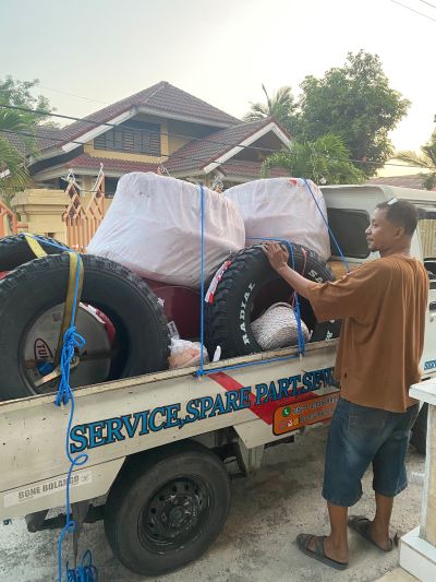 PENJUALAN BAN TOOLS OLI DENGAN LAYANAN DOOR TO DOOR KE PELANGGAN PABRIK