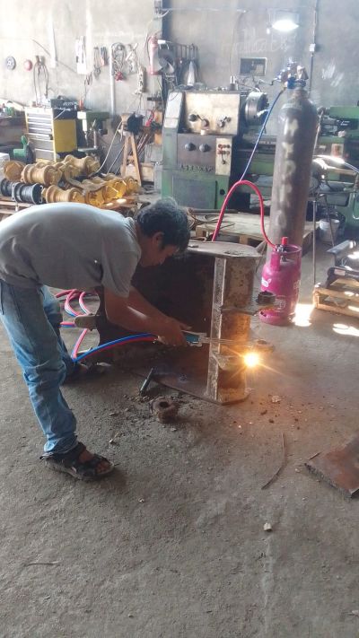 TGL 18 SEPT 26 JASA PENGELASAN REKONDISI BUCKET EKSAVATOR