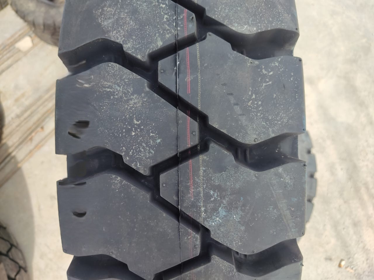 Ban FORKLIFT SWALLOW 8.25-15 14PR S-266 XTRA POWER