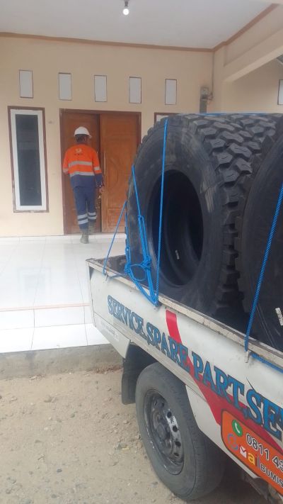 PENJUALAN BAN TRUK BUS TUBELESS ADVANCE GL909A UK 11R22.5 16PR DENGAN LAYANAN DOOR TO DOOR KE PELANGGAN KEBUN 3