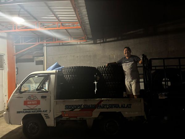 TGL 13 OKTOBER 26 PENJUALAN VIA WA BAN TRUK ADVANCE GL909A UK 11R22.5 16PR DENGAN LAYANAN DOOR TO DOOR SERVICE 2